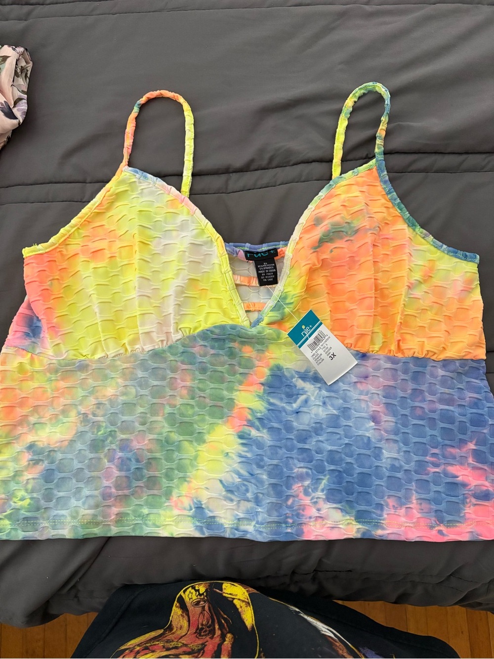 Women’s plus size 3X Tie-Dye Textured Cropped Cami Top in Neon Rainbow NWT